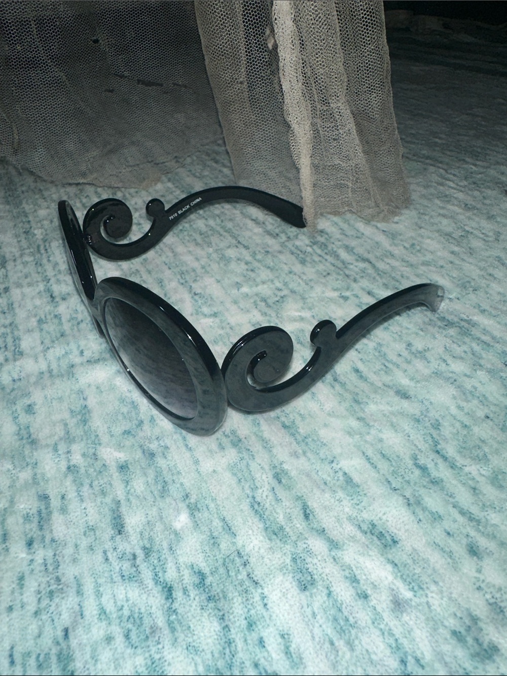 Women’s Black Swirl Frame Sunglasses - Unbranded